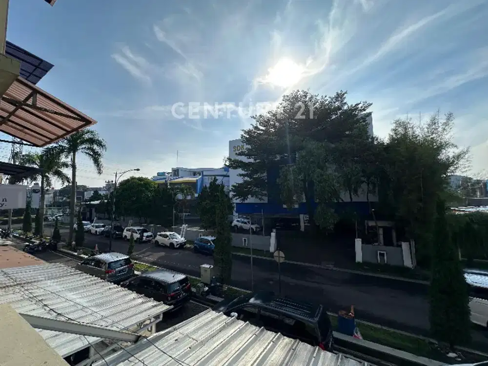 Ruko 3½ Lantai .Siap Usaha, Dekat Sklh  BPK Penabur Singgasana