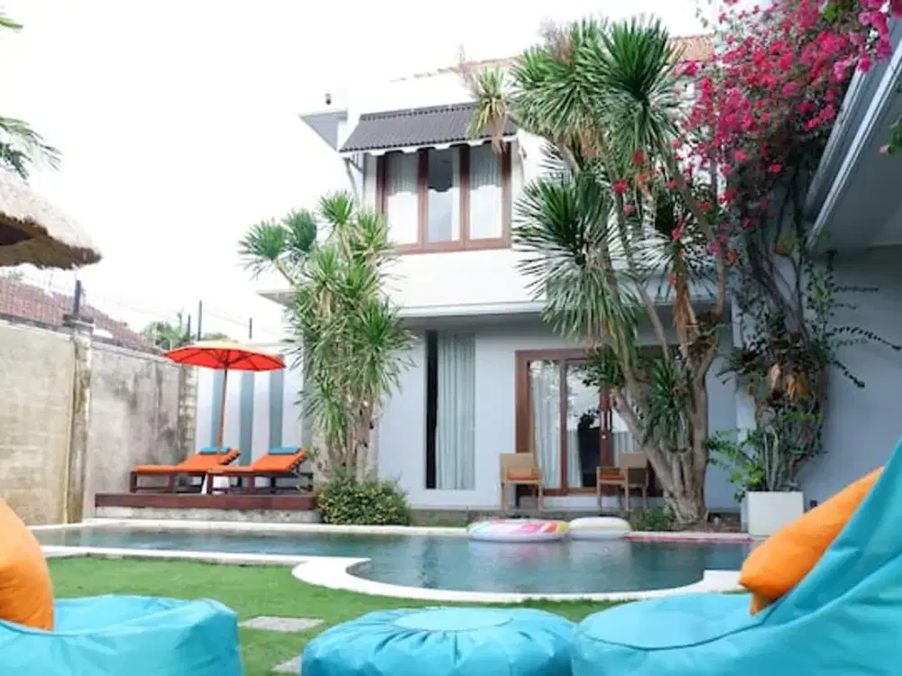 Dijual Villa Modern 4 BR Lokasi Premium di Umalas, Kerobokan, Badung.