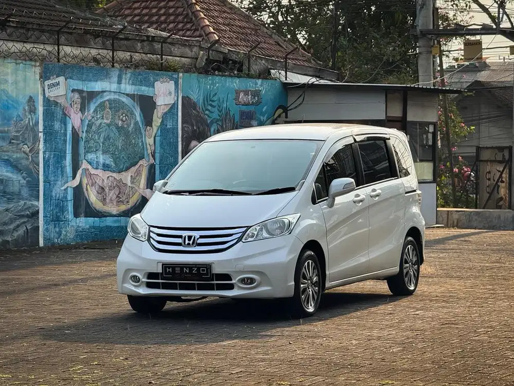 Honda Freed 2015 Bensin