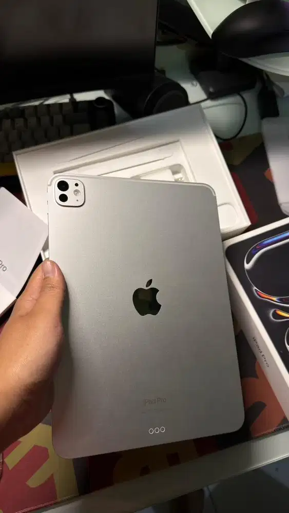 Ipad Pro M4 Silver wifi 11' inch 256GB Garansi Inter BH 96%