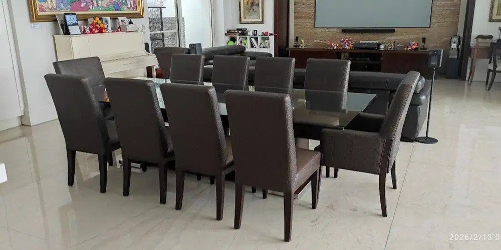 Set Meja Makan Kaca + 10 pcs bangku kulit