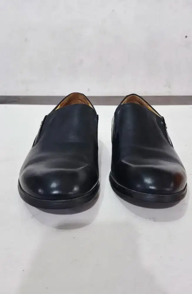 Sepatu Kulit Warna Hitam Size 43