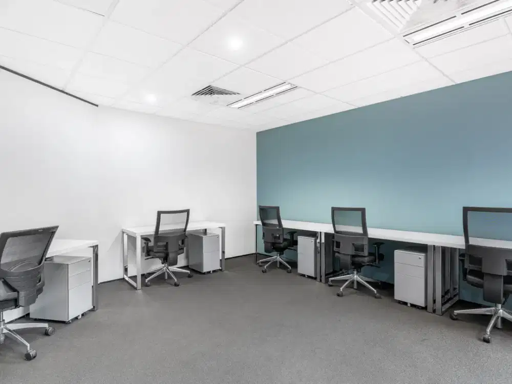 Ruang kerja, layanan, dan dukungan untuk membantu Anda bekerja lebih baik di Regus Plaza Oleos