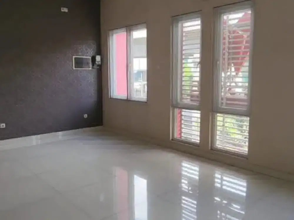 Disewakan Ruko Strategis Dikelapa Gading