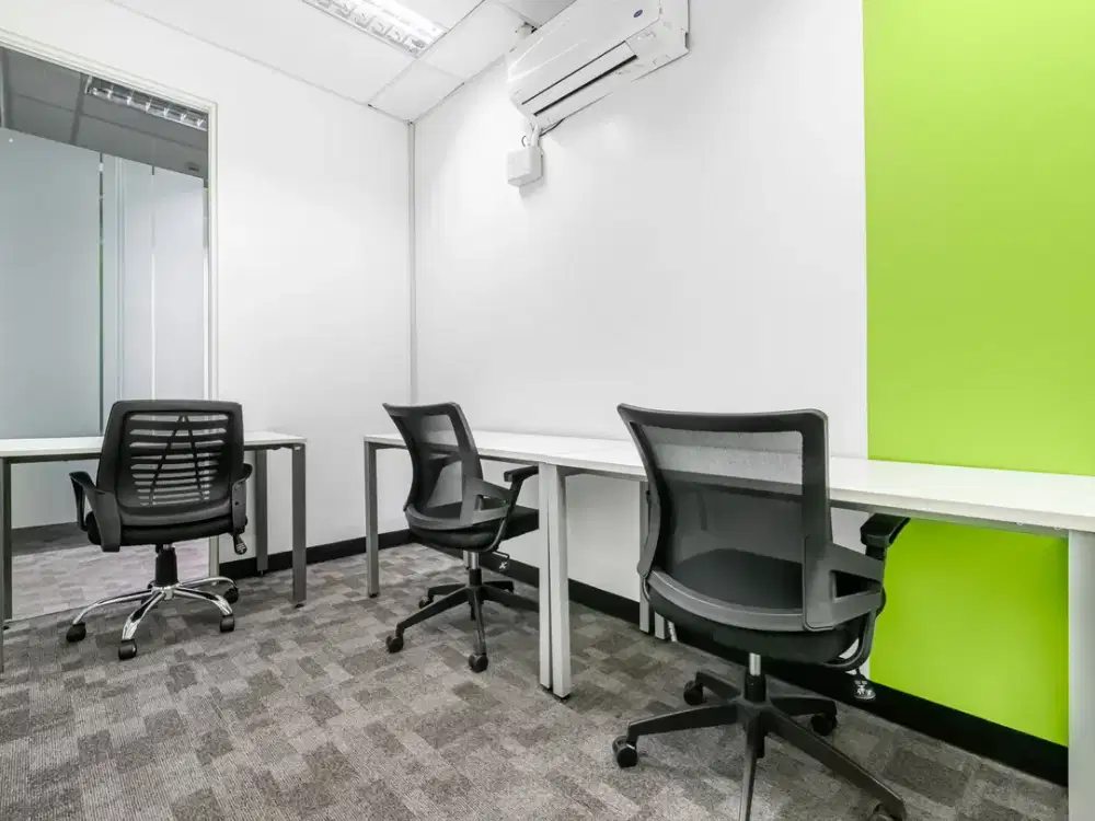 Akses satu harga ke ruang kerja, kantor virtual, dan ruang rapat di Regus Satoria Tower
