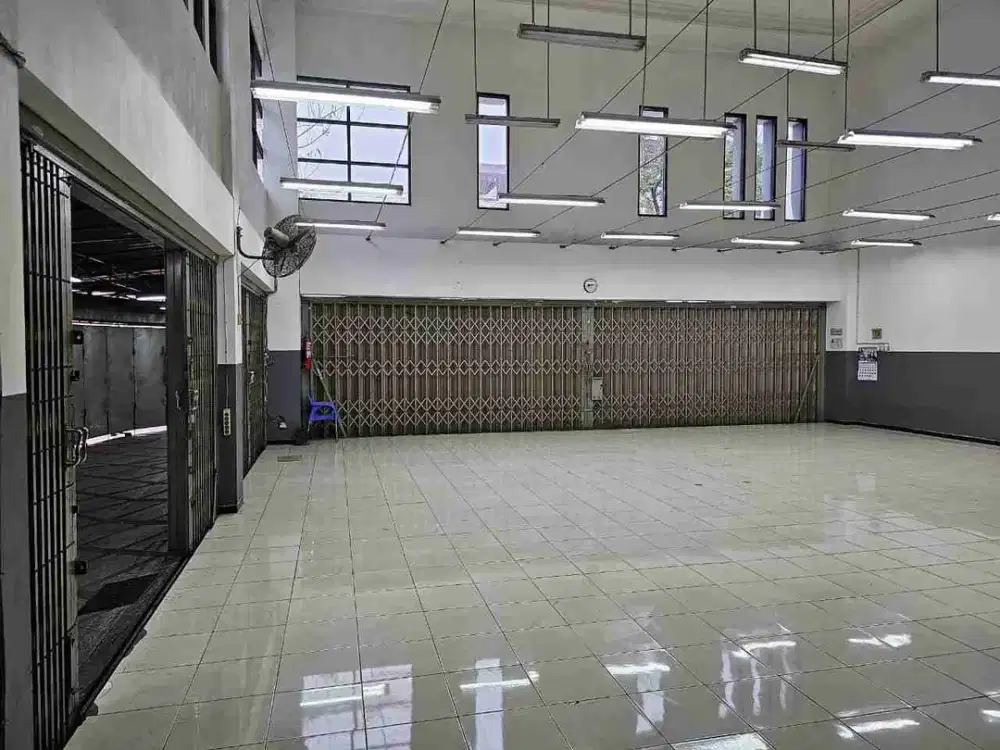 DISEWAKAN KOMERSIAL TENGAH KOTA BANGUNAN LOSS, LUAS, LOKASI NOL JALAN RAYA