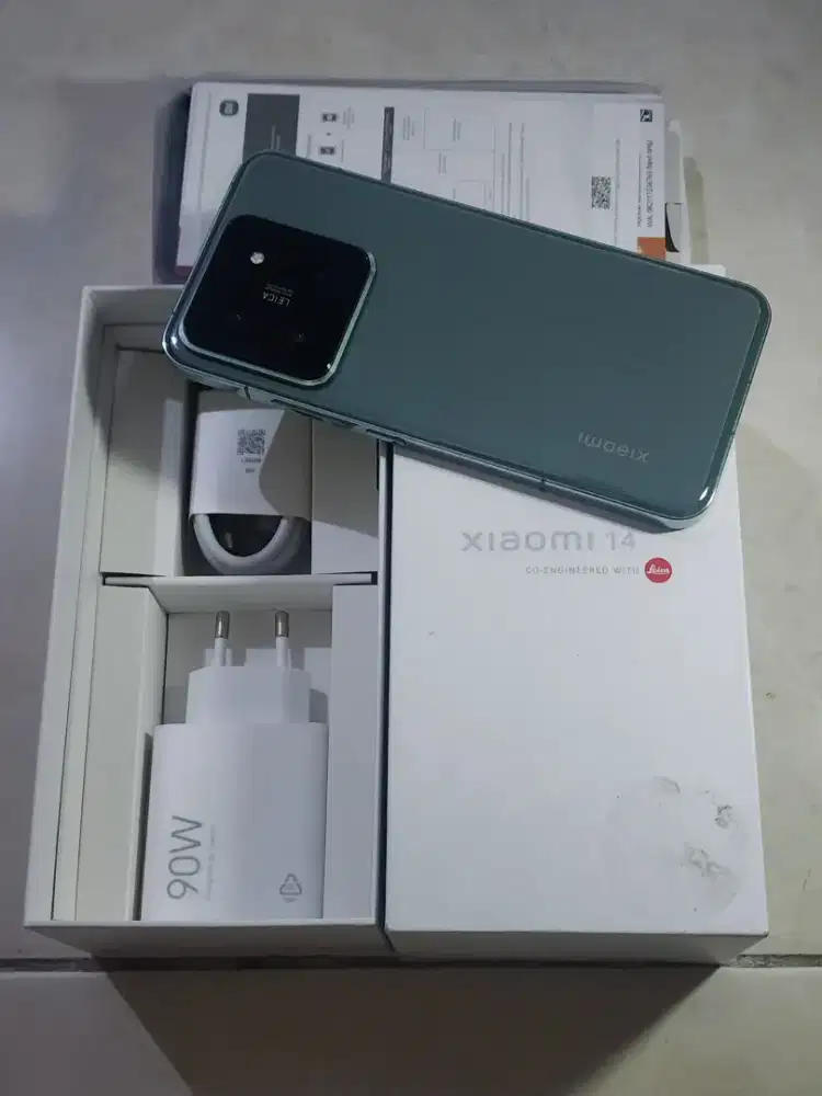 Xiaomi 14 5G 12/256Gb, warna Hijau, reami TAM, kondisi 99,9% Sempurna