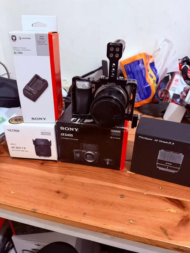 DIJUAL CEPAT SONY A6400 + Lensa + Bonus