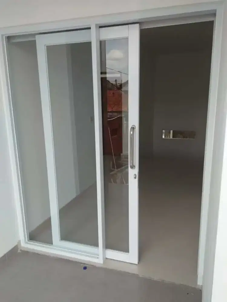 Pemasangan kusen kaca alumunium pintu partisi dll