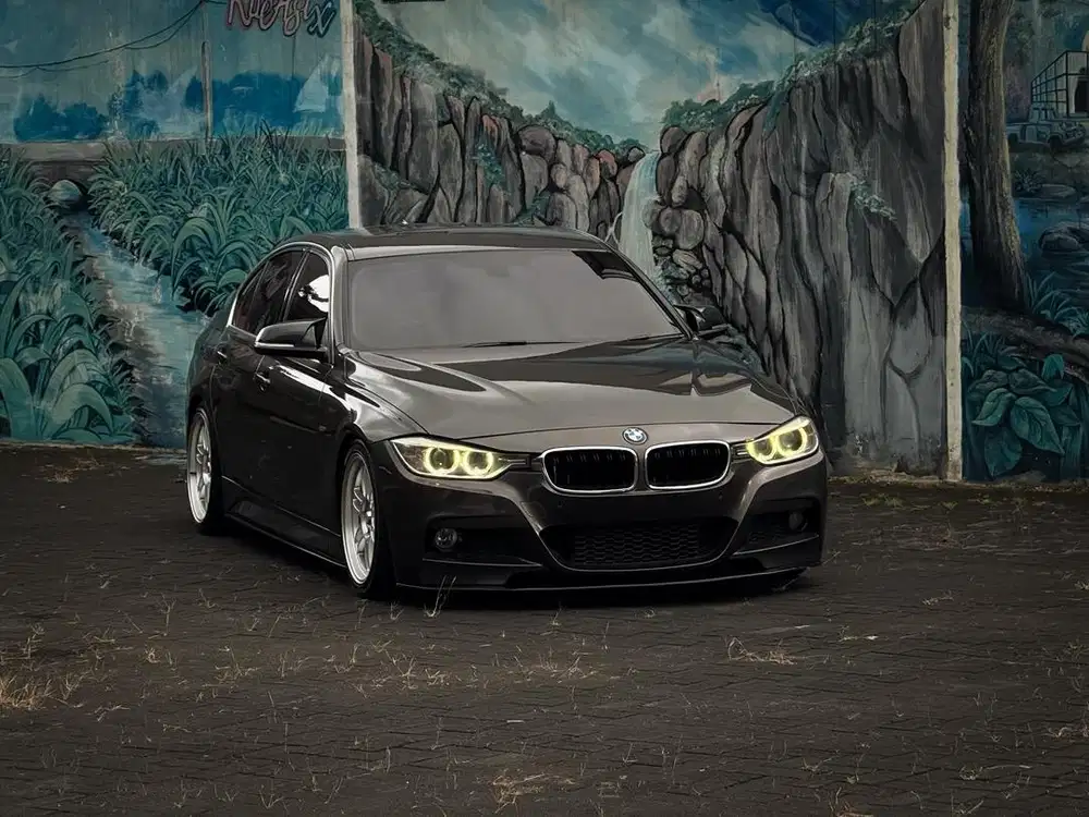 Bmw f30 320i lux 2014 AT