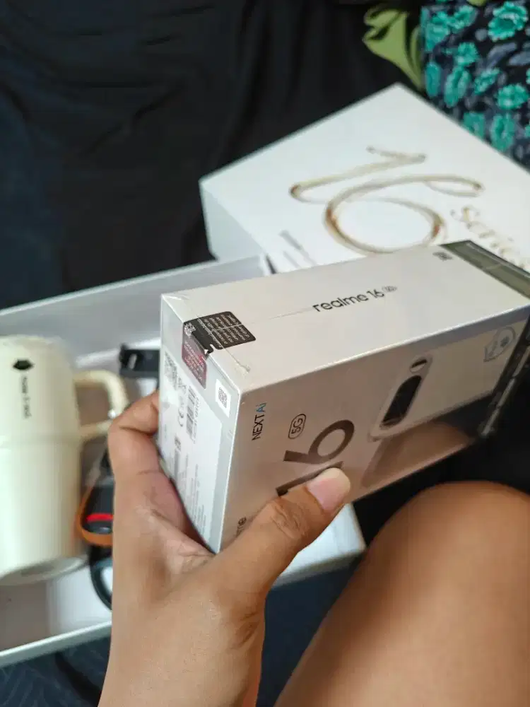 Realme 16 5g + gift box