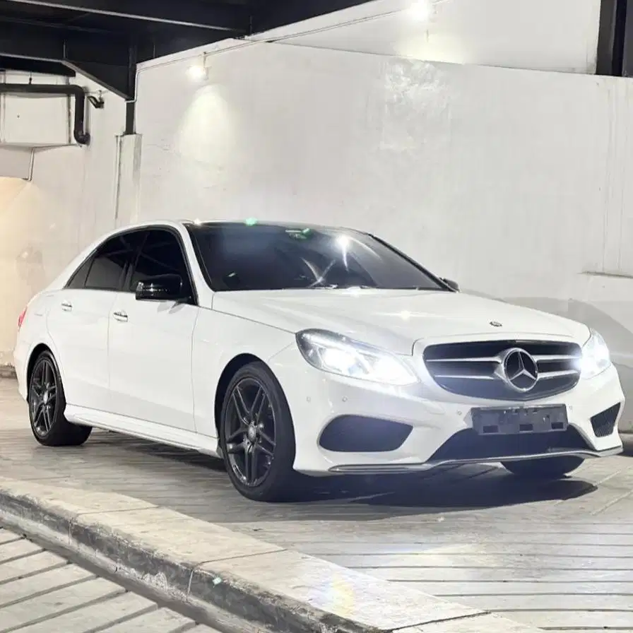 (CASH) Mercedes Benz E400 AMG W212 Facelift 2014
