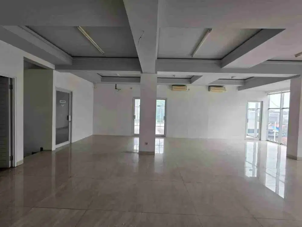 Gedung 4.5 Lantai Bagus Terawat di Bintaro