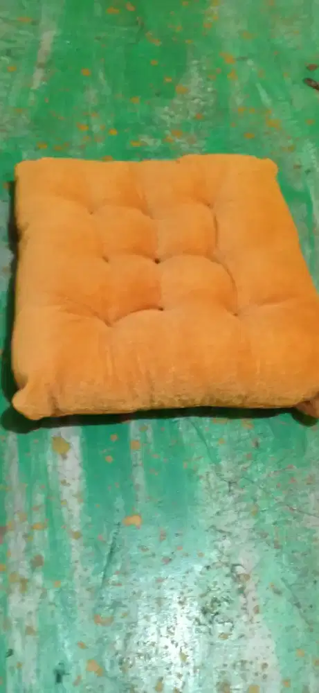 Bantal kotak dan persegi