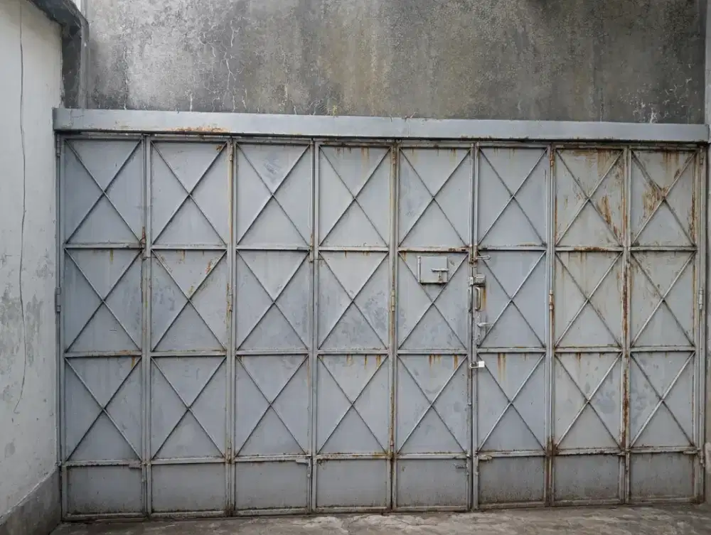 Disewakan Gudang plus Rumah