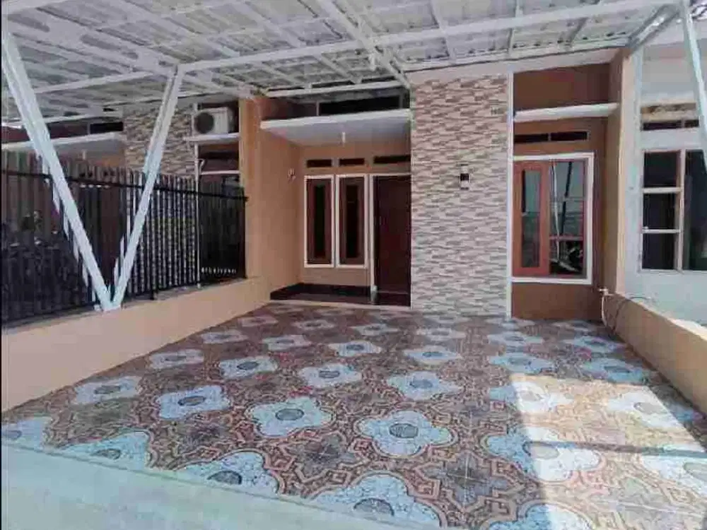 Siap huni free canopi dan keramik carport..surat sudah pecah