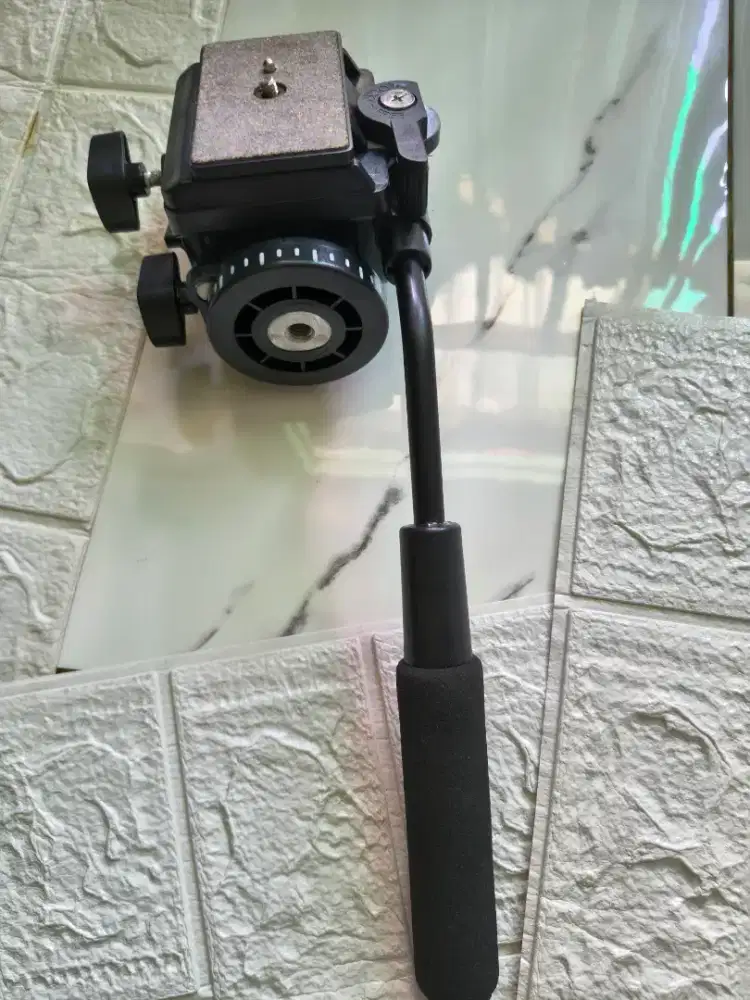 Professional Photo / Video Tripod Fluid Head Second Like New