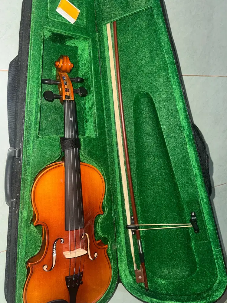 Jual biola second, merk vienna