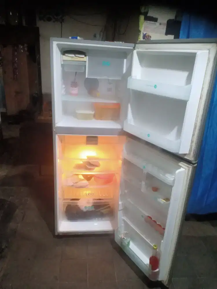 Jual kulkas panasonic 2 pintu no frost tanpa bunga es  bisa diantar