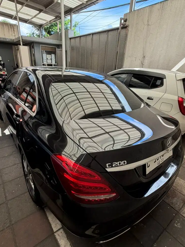 Mercedes-Benz C200 2015 Bensin