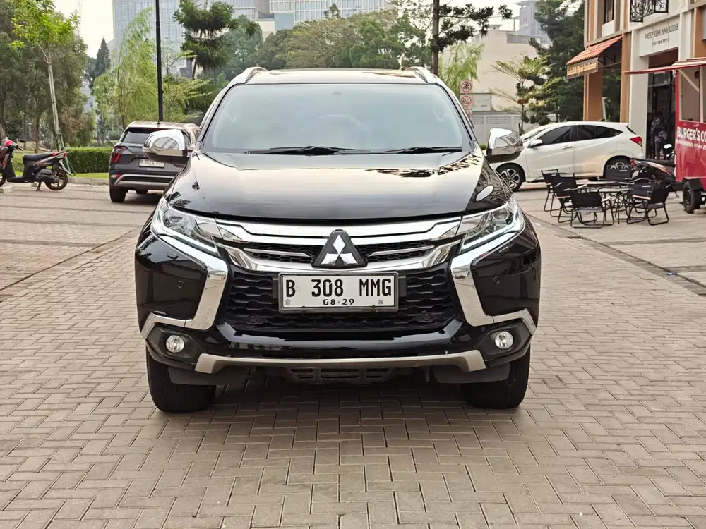 MITSUBISHI PAJERO SPORT DAKAR AT 2019 HITAM