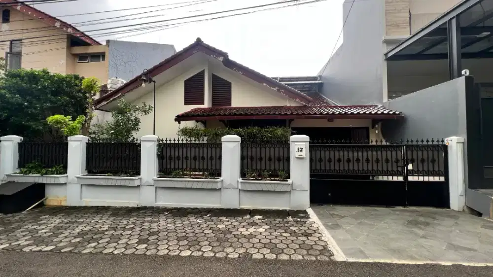 Dijual Rumah 1,5 Tingkat Luas 189 m², 5 Kamar Tidur, 3 Kamar Mandi