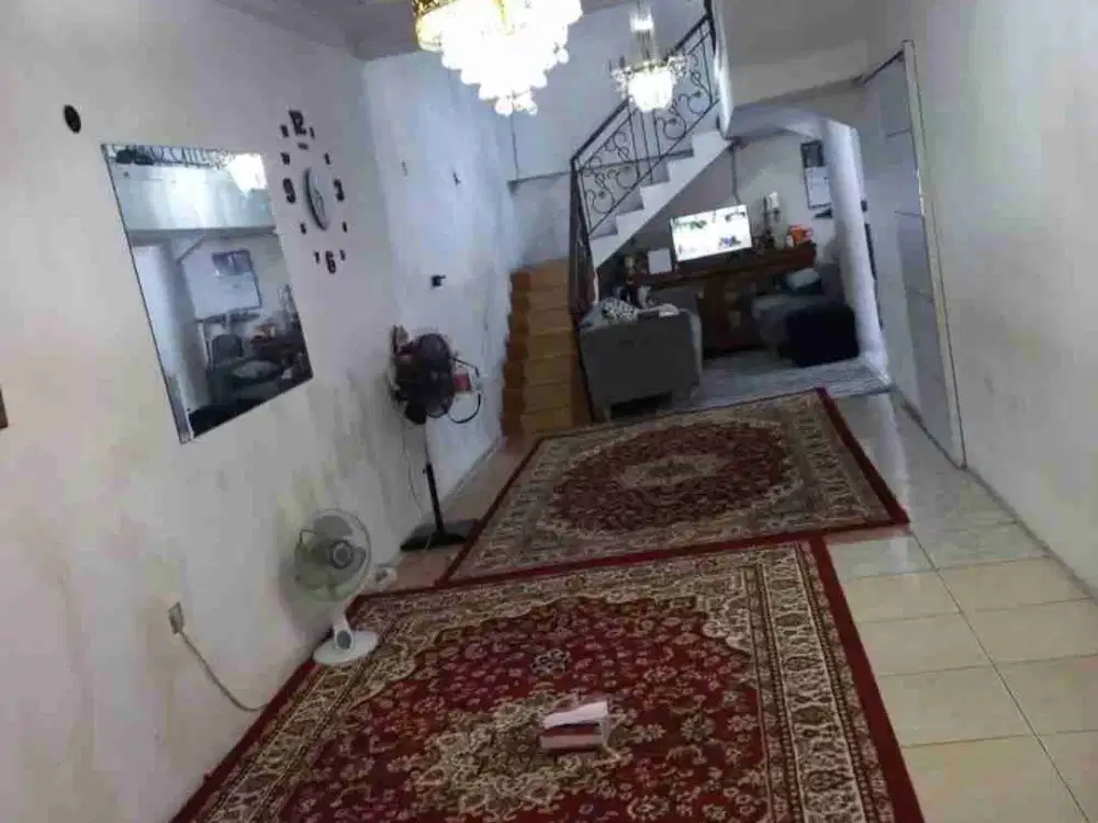 Dijual rumah 1 1/2 lt dilingkungan yang tenang hadap Barat Daya
