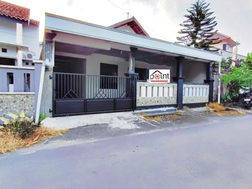 Rumah  Bagus Dekat Ke Bsndara Adi Sumarmo Di Colomadu