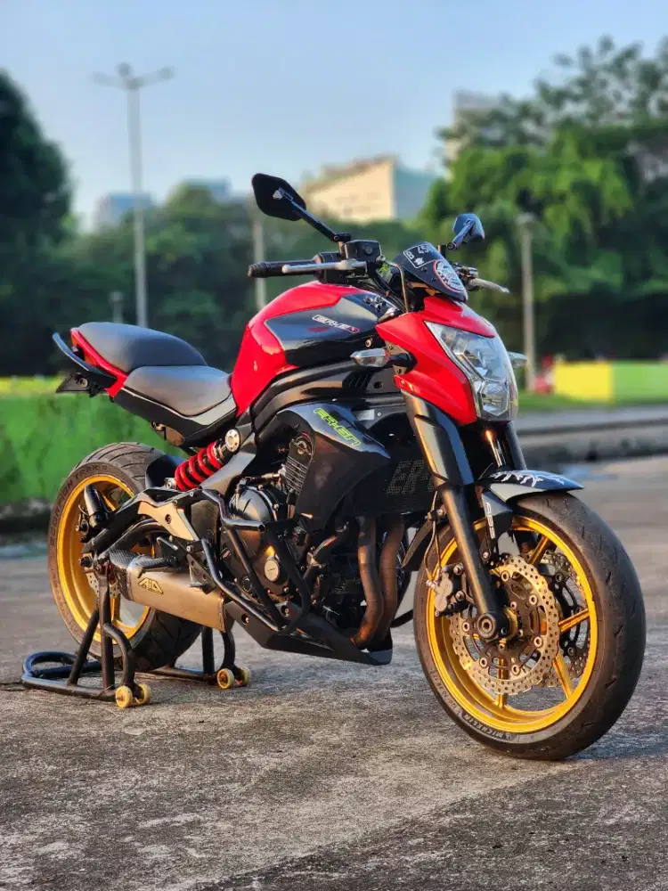 Kawasaki 650 ER6/ER6N With Akra