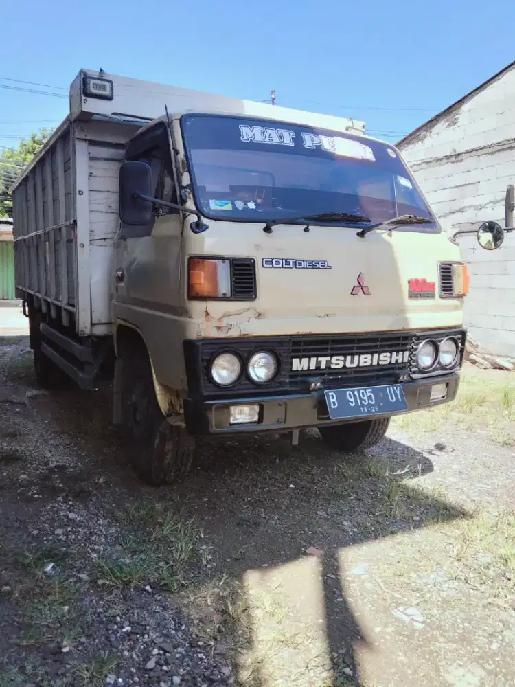 Lowongan pekerjaan Supir Truk Toko Matrial