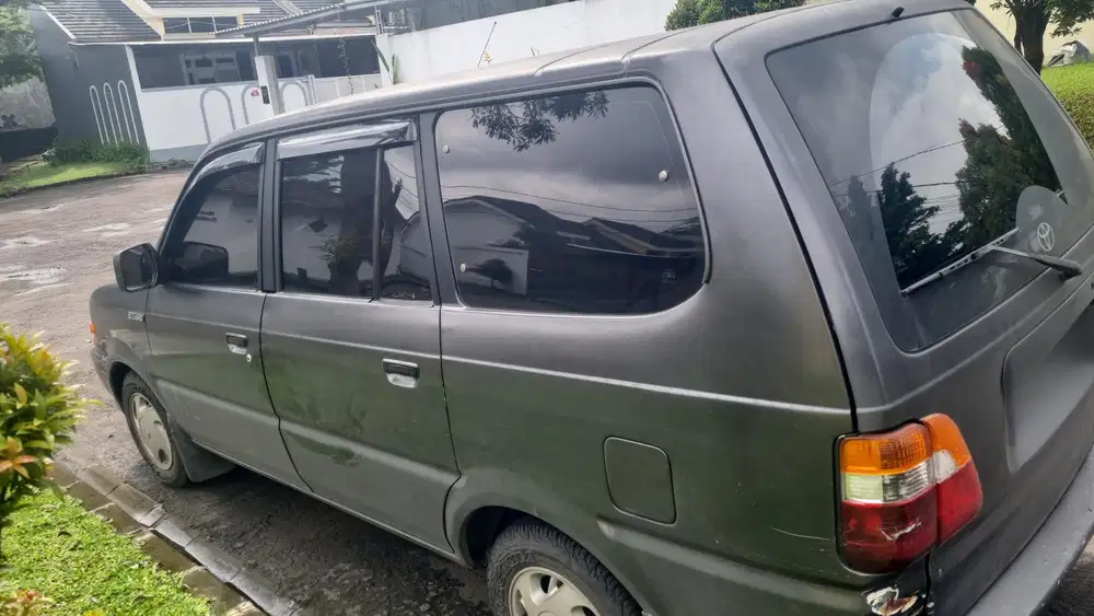 Toyota Kijang 2000 Bensin