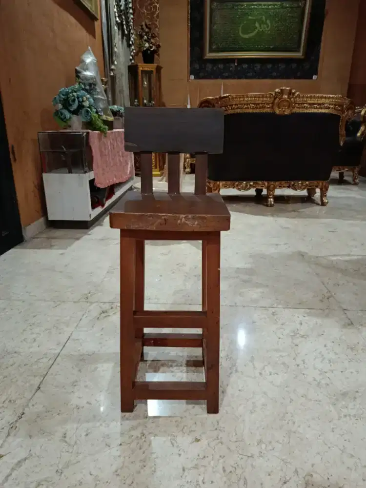 Kursi Bar Kayu Coklat