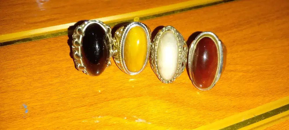 Batu pandan merah nanas kapas