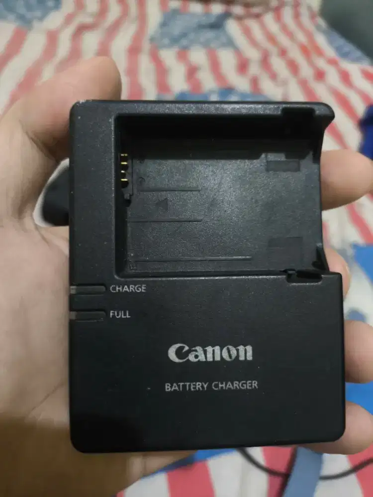 Charger LC-E8E untuk Baterai LP-E8, Canon 550D 600D 650D 700D