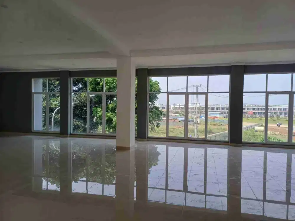 Gedung serbaguna siap usaha di samping  kota baru Parahyangan