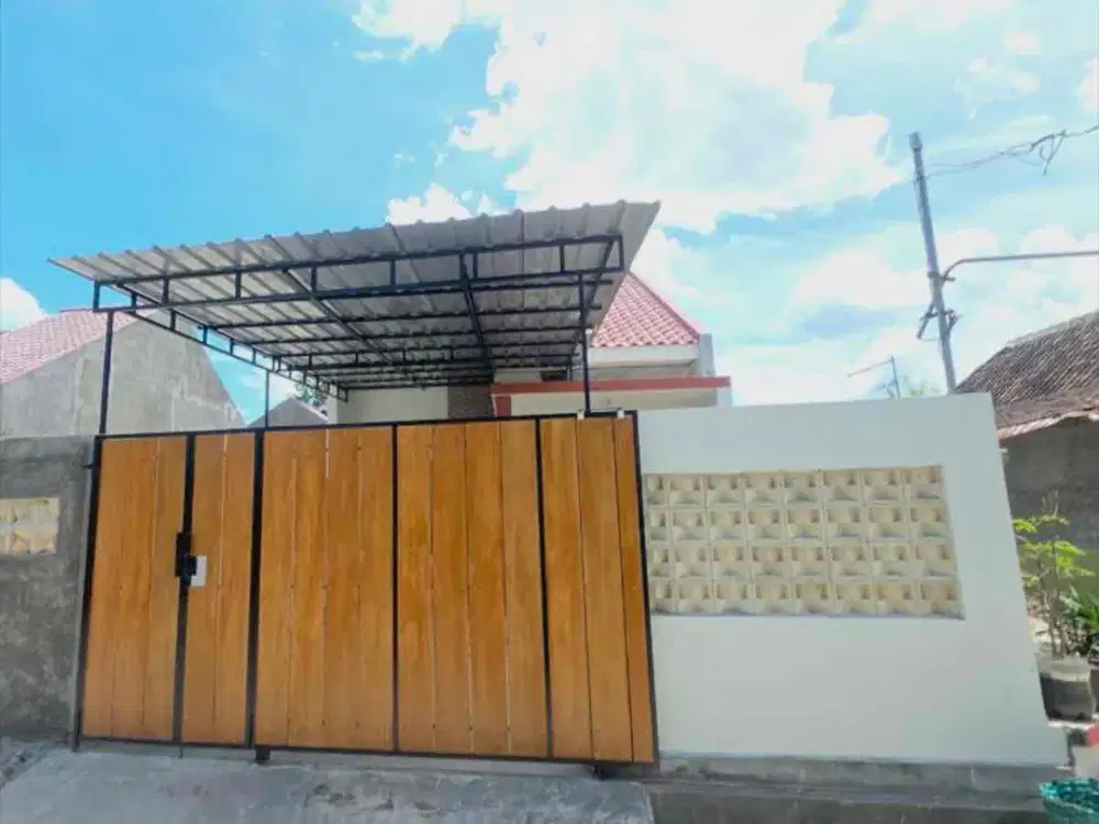 Rumah Baru Pesan Bangun 2 Unit Dekat Kampus Unisri