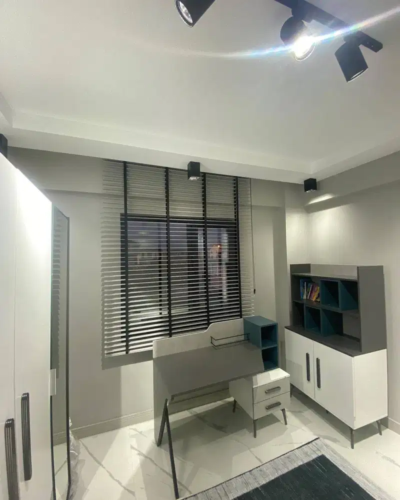 Gorden Vitrase Sekat Ruangan Klinik Roller Vertikal Blinds Krey Kayu