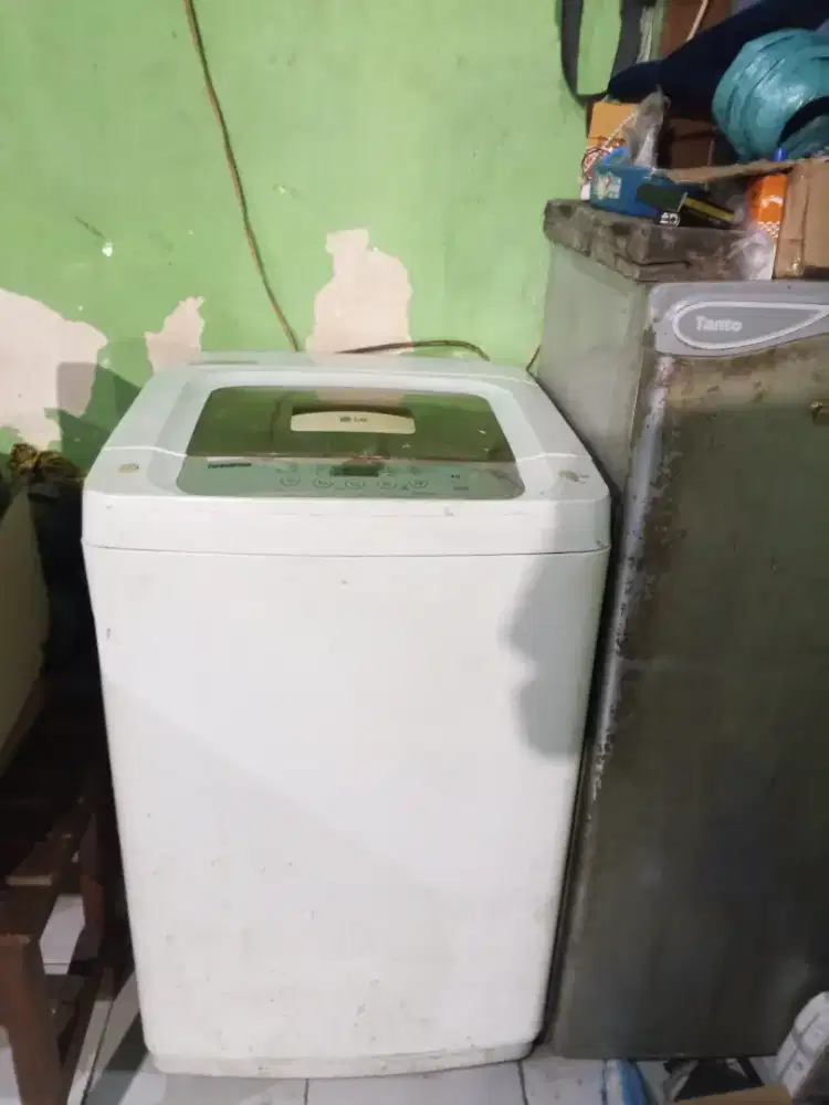 Mesin cuci toploading LG 8kg