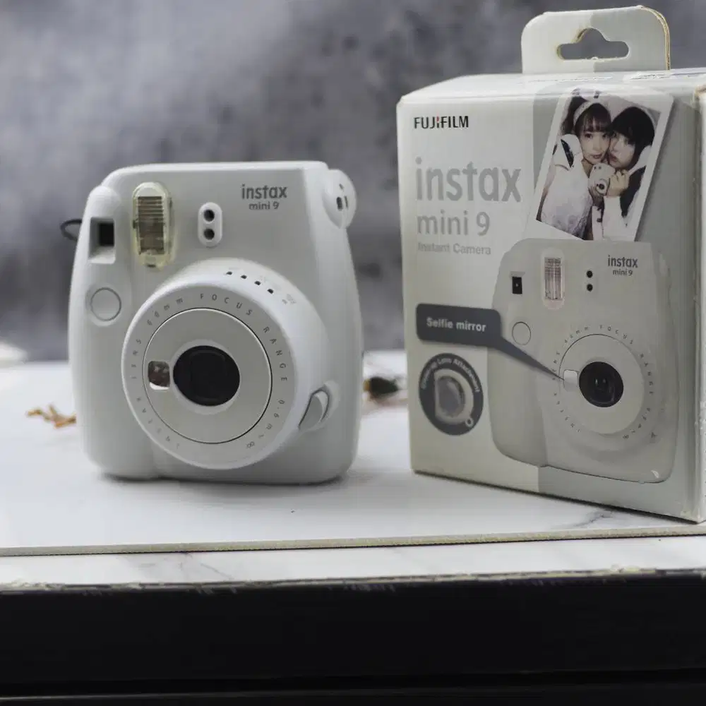 Fujifilm instax mini 9  menggunakan instax mini film kondisi normal la