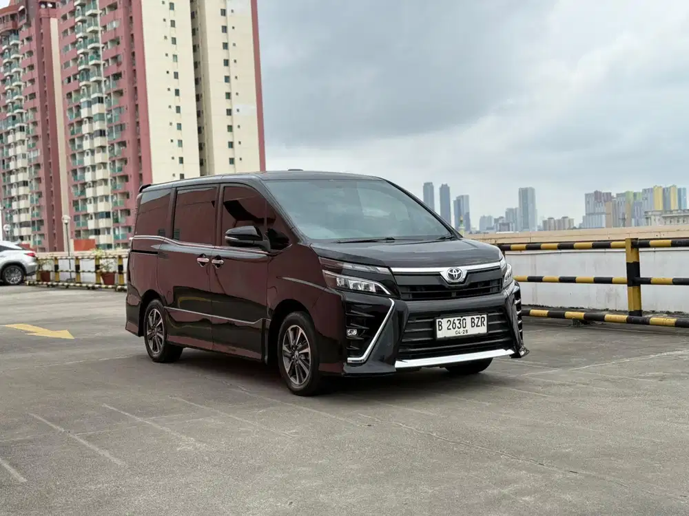 Toyota Voxy 2018