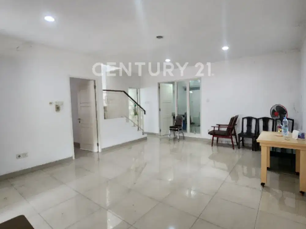 Rumah  Bagus 4 KT Sewa 2 Tahun Di Cluster Florencia Lippo Ckr