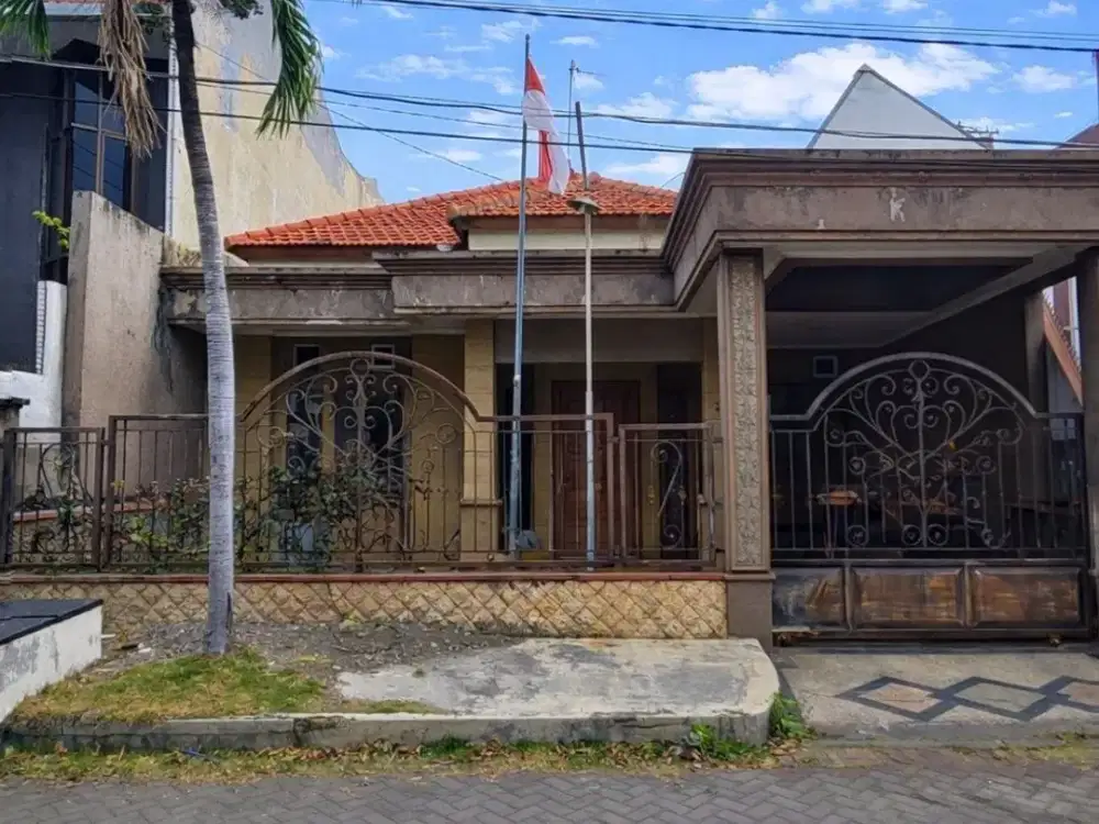 Rumah Manyar Tirtoyoso STRATEGIS