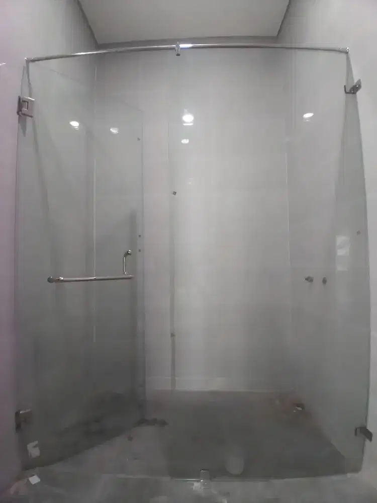 Kaca shower kamar mandi temperd 10mm T200cm L170cm harga 1 paket 5,9jt