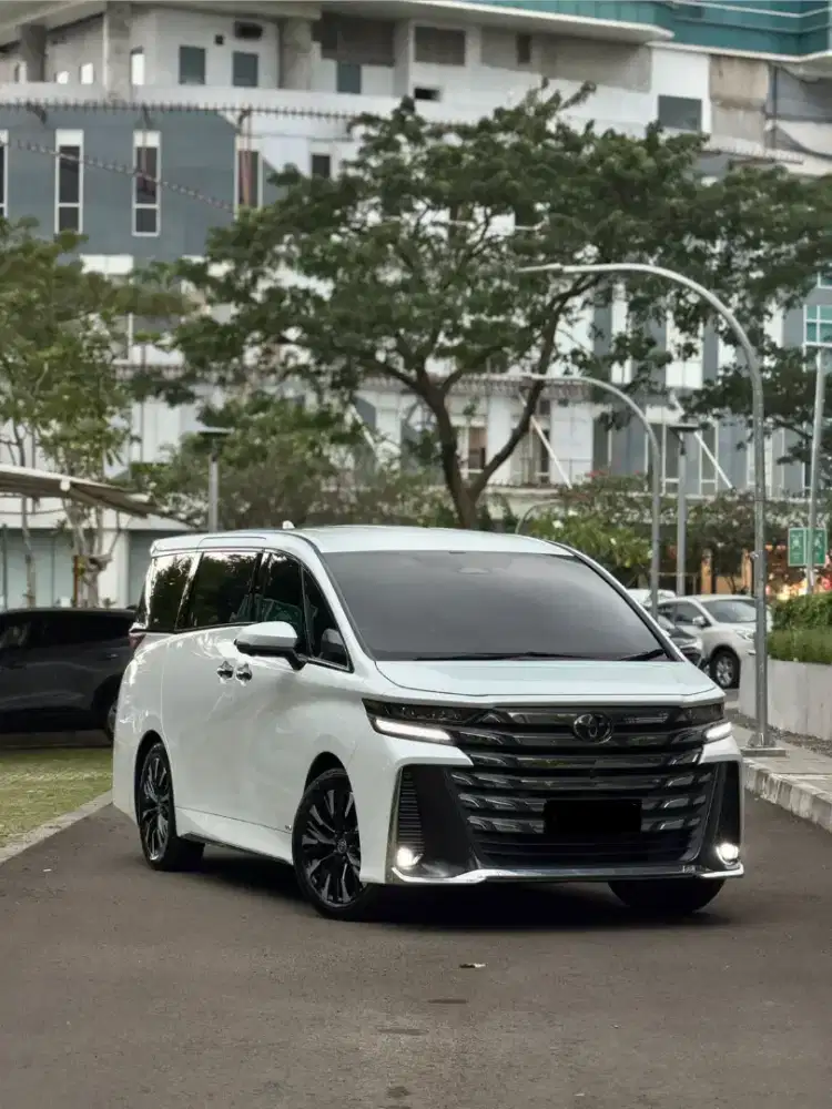 VELLFIRE HEV EXECUTIVE LOUNGE