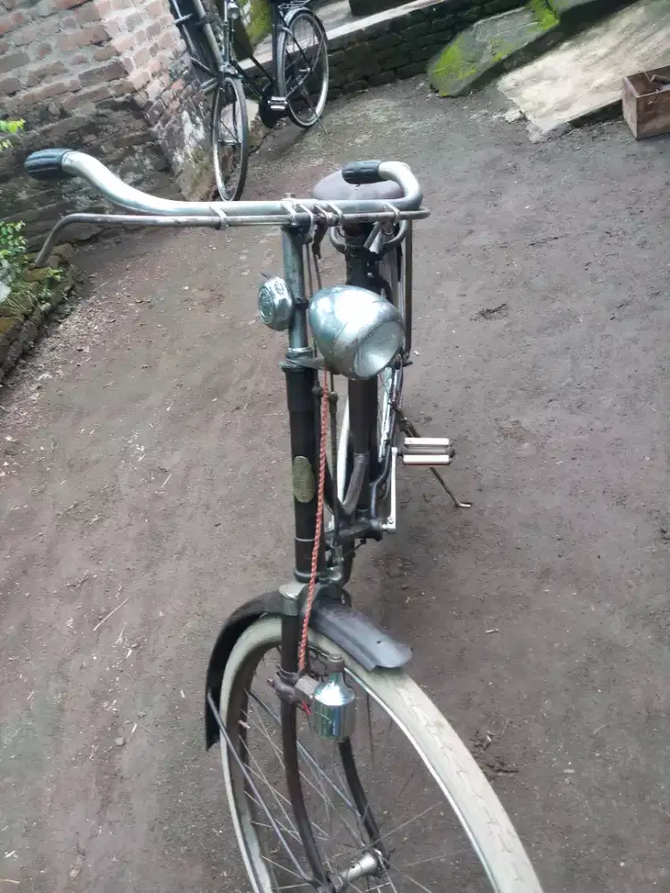 Sepeda onthel gazelle seri 90