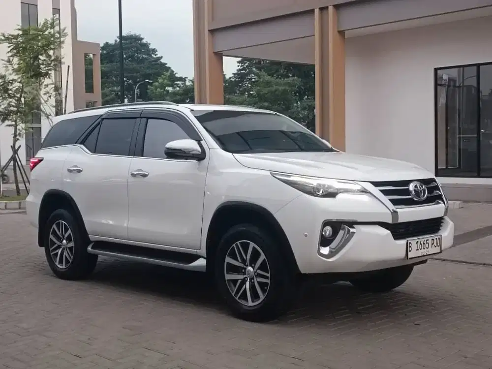Fortuner 2.4 VRZ AT 2018 Low KM Pajak Panjang Kondisi Mulus Siap Pakai