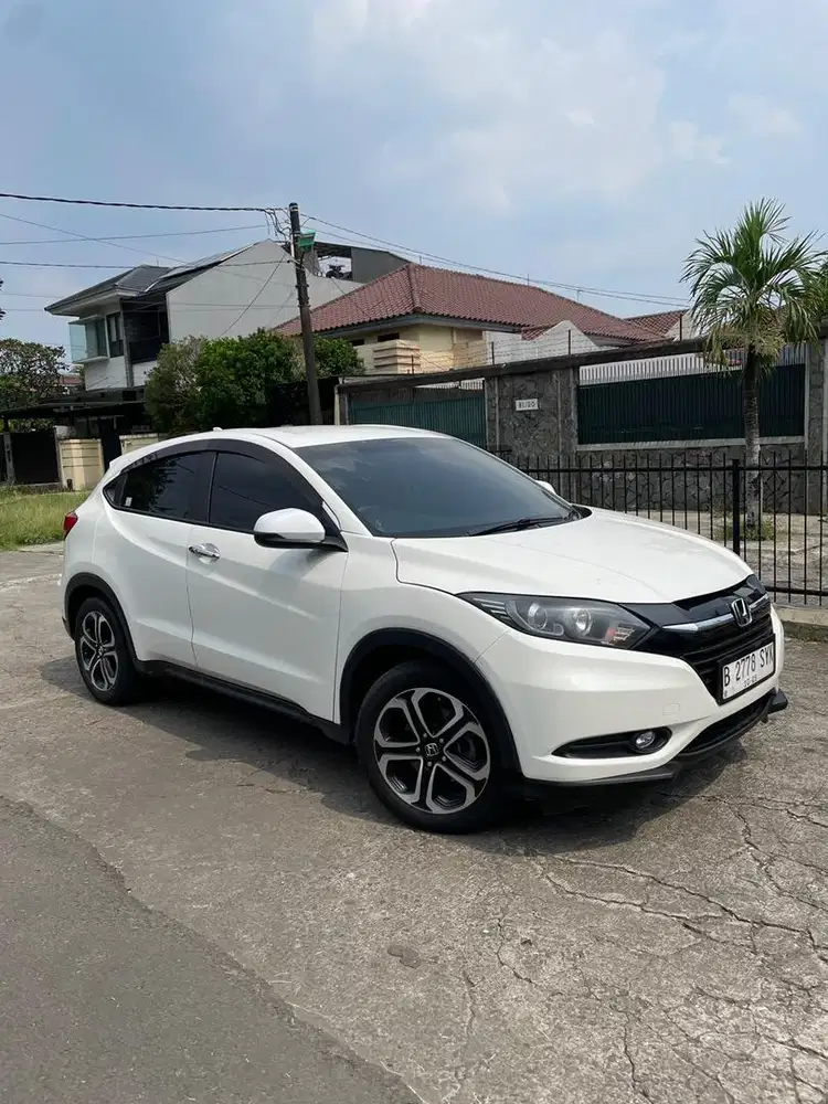 Honda HR-V 1.5 E Bensin AT 2018