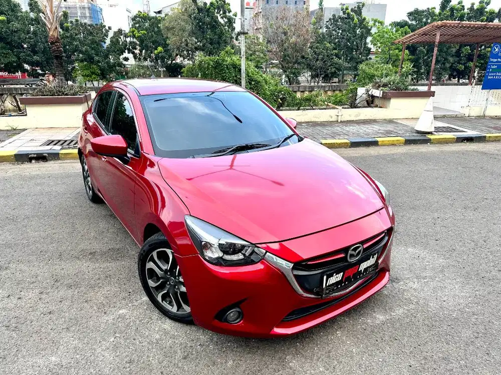 Mazda 2 Skyactive R Automatic 2015 Soul RED Tangan PERTAMA dari Baru