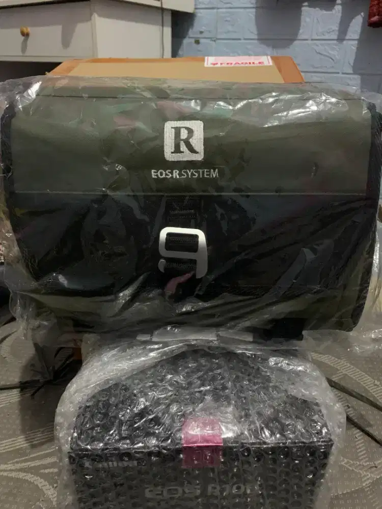 Dijual CEPAT ‼️
Canon EOS R100 Kit 18-45mm IS STM GARANSI RESMI