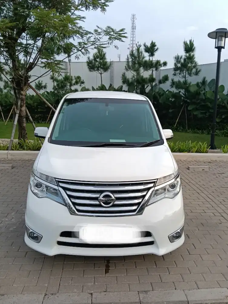 DIJUAL NISSAN SERENA HIGHWAY STAR 2016 PUTIH ISTIMEWA